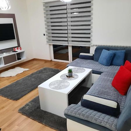 Apartman Bulevar Sarajevo - Free Parking מראה חיצוני תמונה