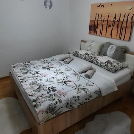 Apartman Bulevar Sarajevo - Free Parking מראה חיצוני תמונה
