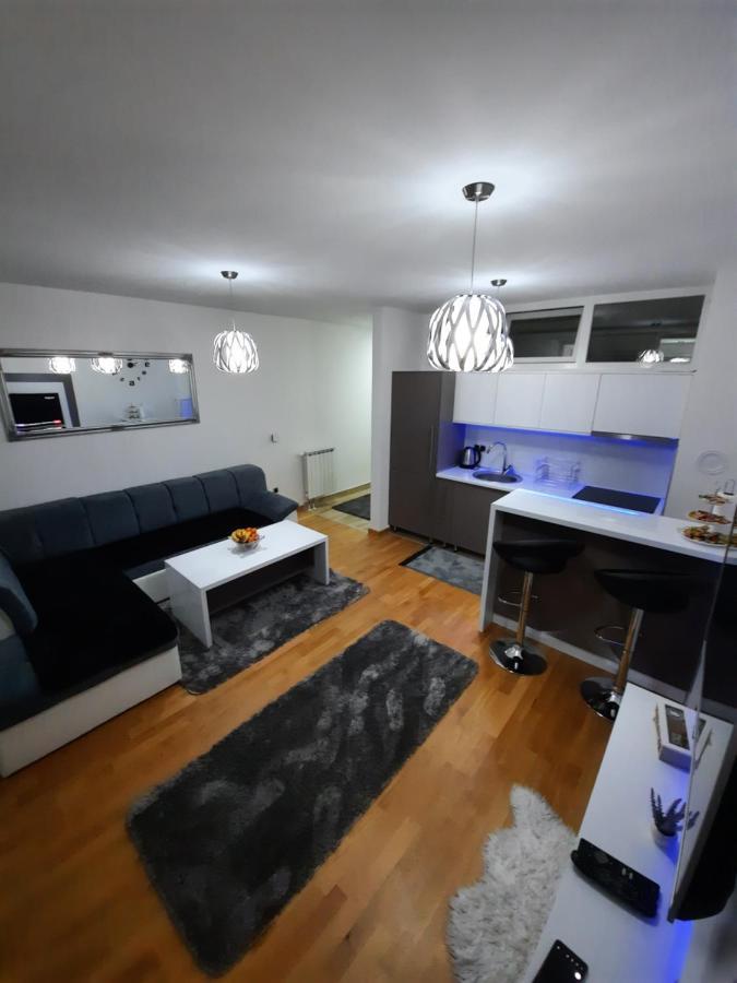 Apartman Bulevar Sarajevo - Free Parking מראה חיצוני תמונה