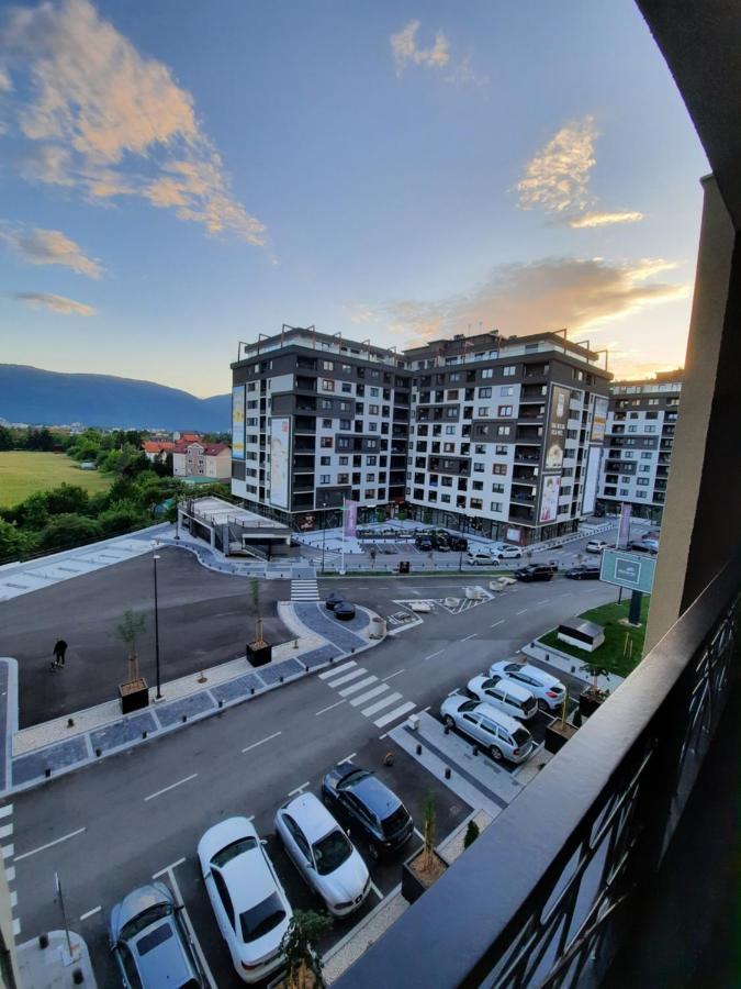 Apartman Bulevar Sarajevo - Free Parking מראה חיצוני תמונה