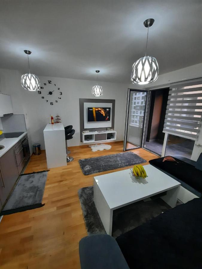 Apartman Bulevar Sarajevo - Free Parking מראה חיצוני תמונה