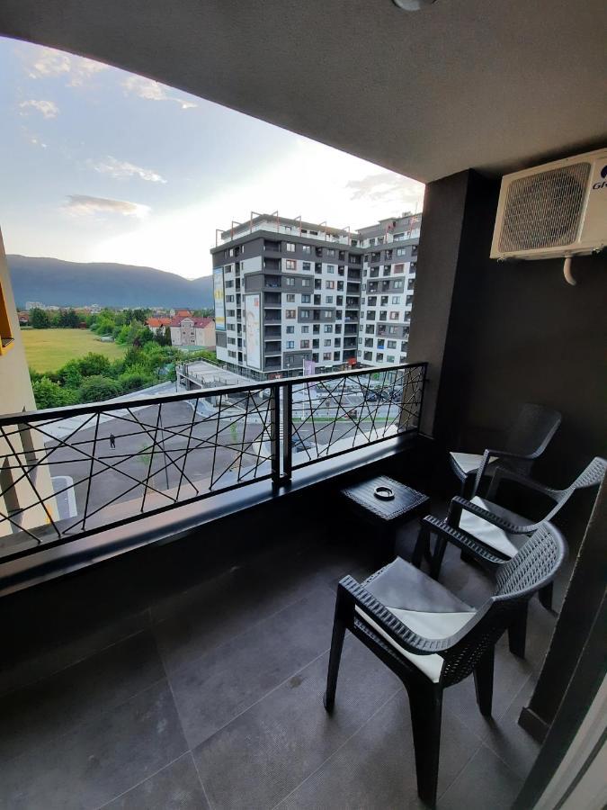 Apartman Bulevar Sarajevo - Free Parking מראה חיצוני תמונה