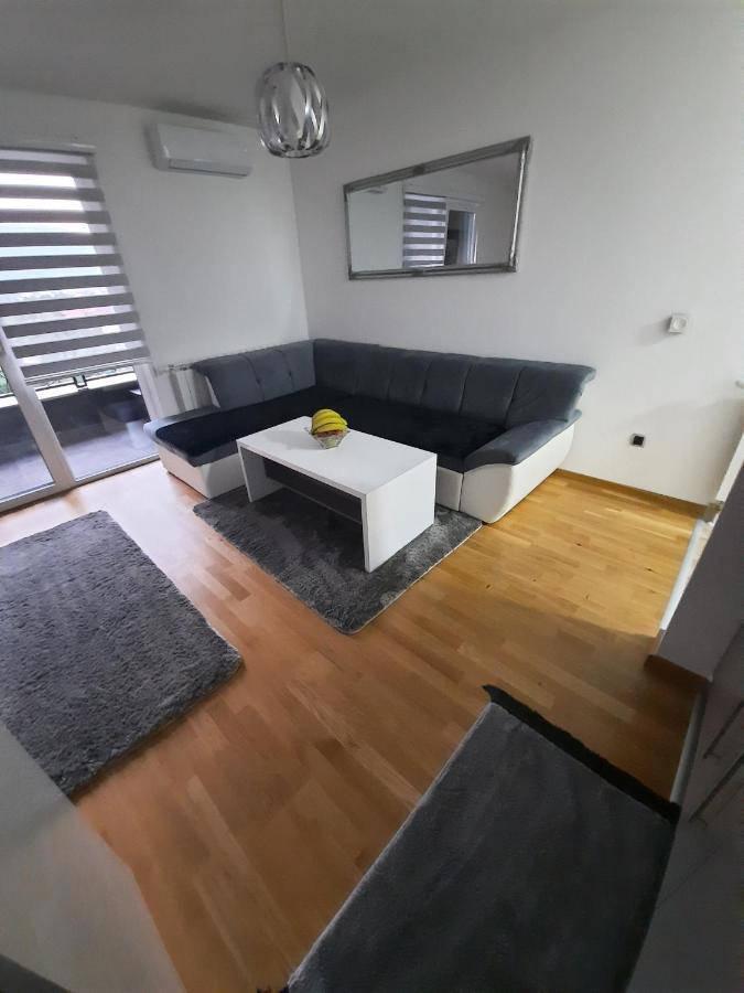 Apartman Bulevar Sarajevo - Free Parking מראה חיצוני תמונה