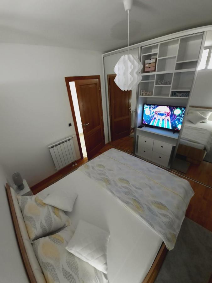 Apartman Bulevar Sarajevo - Free Parking מראה חיצוני תמונה