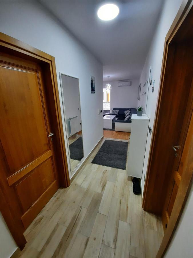 Apartman Bulevar Sarajevo - Free Parking מראה חיצוני תמונה
