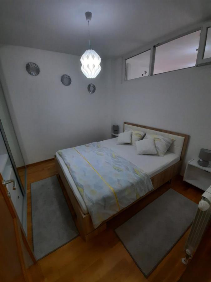 Apartman Bulevar Sarajevo - Free Parking מראה חיצוני תמונה