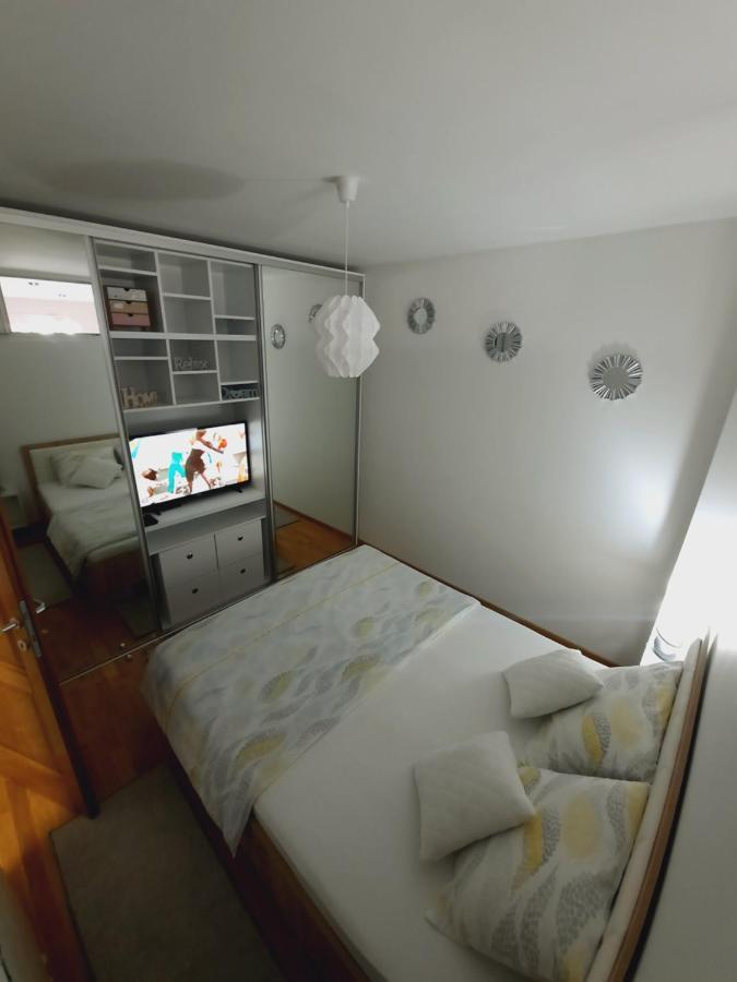 Apartman Bulevar Sarajevo - Free Parking מראה חיצוני תמונה