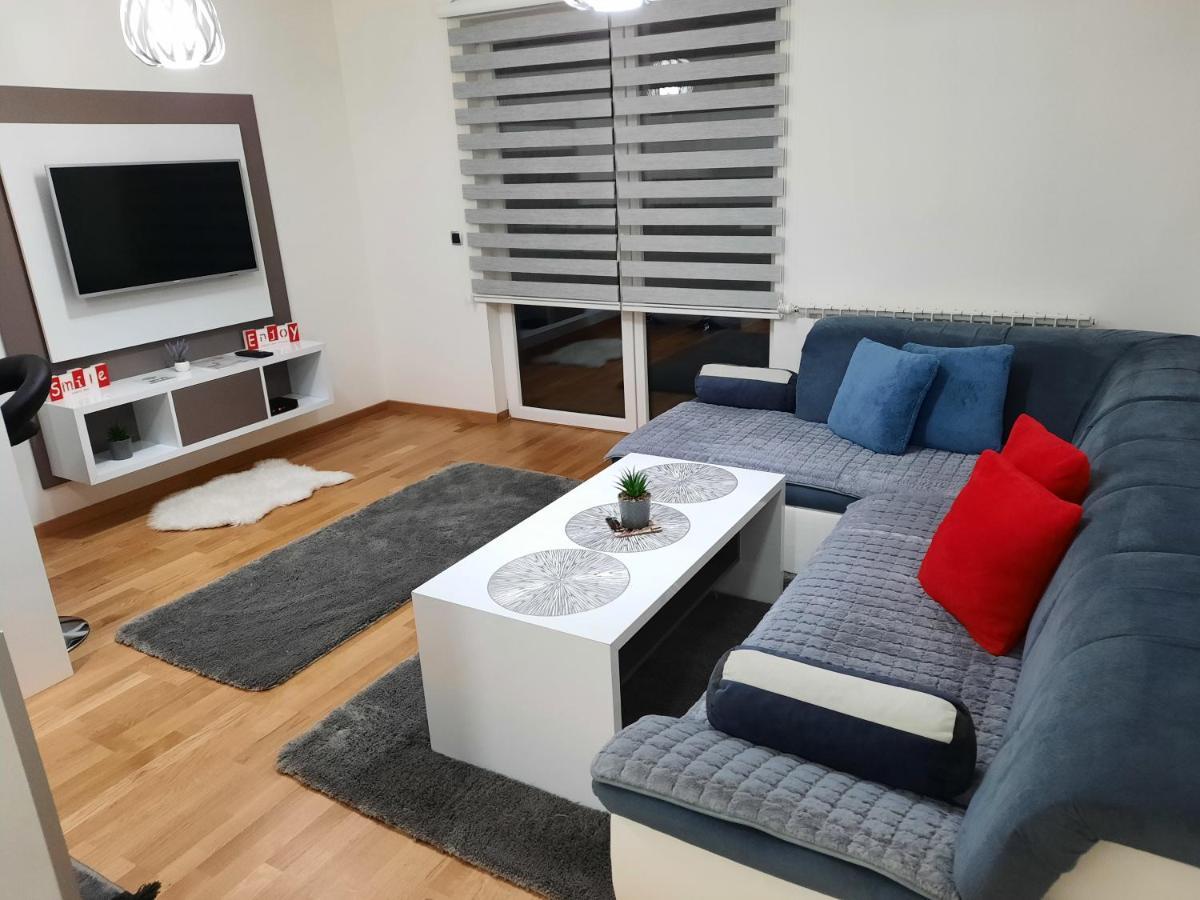 Apartman Bulevar Sarajevo - Free Parking מראה חיצוני תמונה