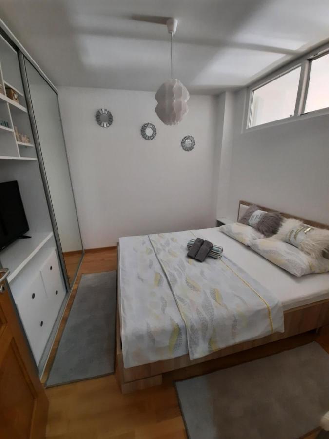 Apartman Bulevar Sarajevo - Free Parking מראה חיצוני תמונה